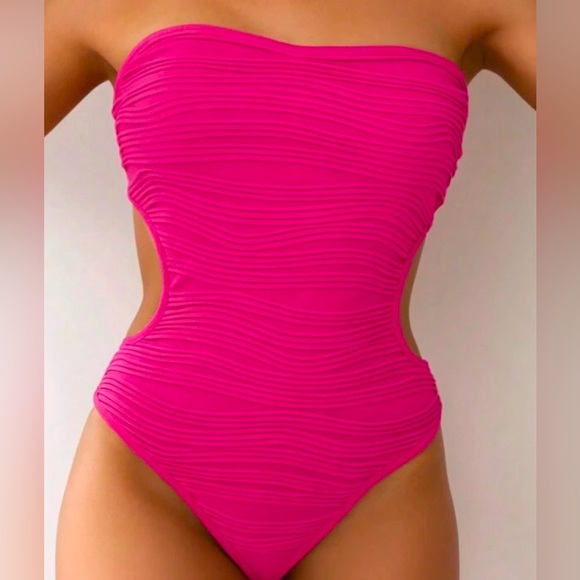 BNWT One Piece Strapless Swimsuit - Picture 2 of 9
